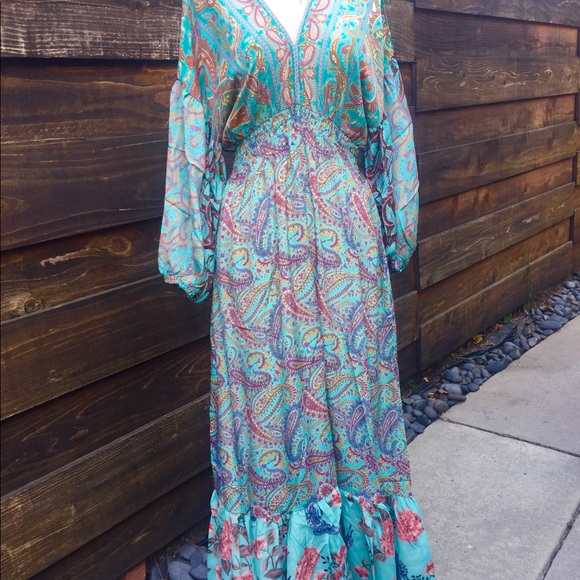 V Neck Boho Turquoise w Roses/Paisley Dress - Picture 2 of 4